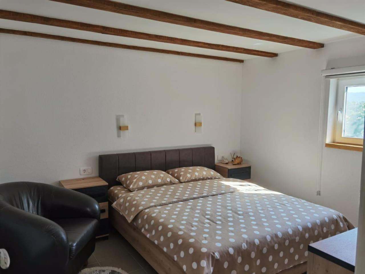 Calm Nest Apartment Nikšić Bagian luar foto