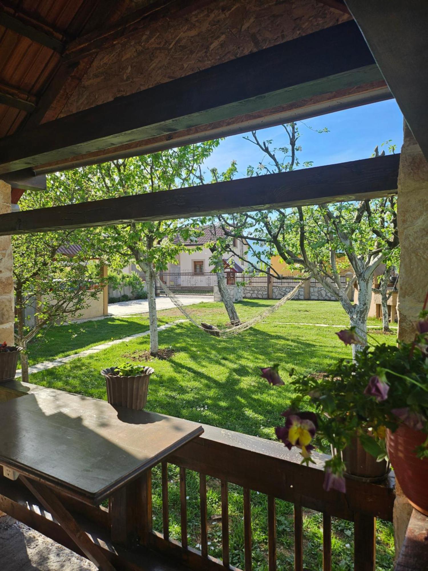 Calm Nest Apartment Nikšić Bagian luar foto