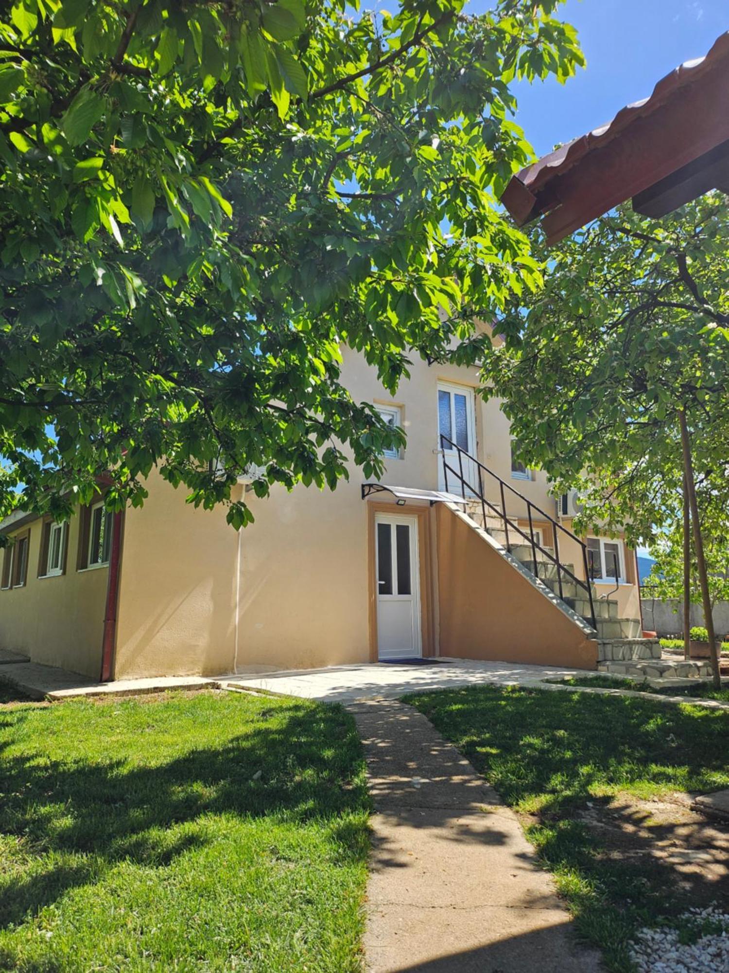 Calm Nest Apartment Nikšić Bagian luar foto